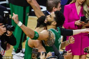 被批把队长袖标扔在地上泄愤，曼德拉戈拉：是队友没接住（被指怒扔队长袖标泄愤，曼德拉戈拉澄清：是传给队友，没接到才落地）