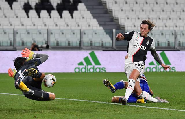 卡莱尔：内姆布哈德遭遇右大腿挫伤，将缺席今天的比赛（卡莱尔称内姆布哈德右大腿挫伤，今日将缺阵）