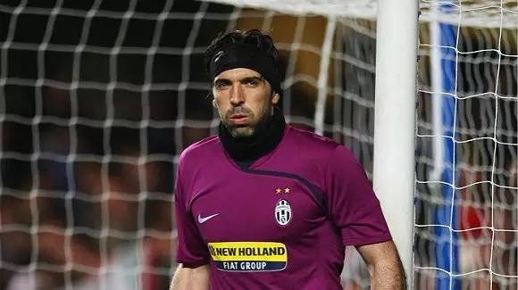 足球报：多支中超球队巨额欠税，以亿元为单位拖欠税款（足球报：多家中超俱乐部拖欠税款，规模以亿元计）