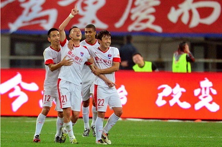 阿隆索：罗德里戈在禁区里倒地，裁判没看回放挺让人惊讶的（阿隆索：罗德里戈禁区倒地，裁判未回看VAR令人意外）