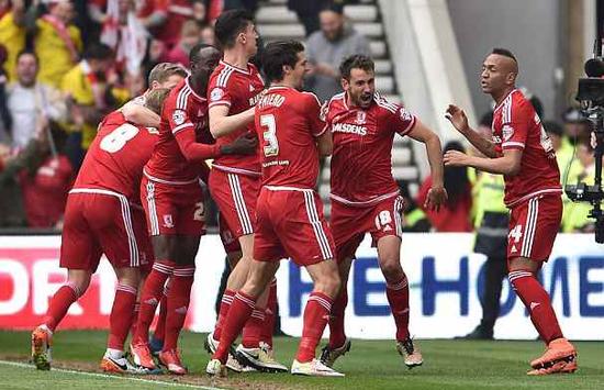 德转评年度最佳左边锋：迪亚斯、KK、拉菲尼亚、维尼修斯入围（德转年度最佳左边锋候选出炉：迪亚斯、克瓦拉茨赫利亚、拉菲尼亚、维尼修斯在列）