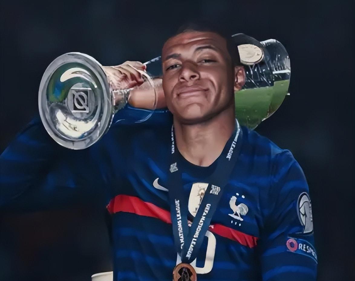 友谊赛：U16国少1-1战平重庆U16混编梯队，张伯霖进球（U16国少与重庆U16混编梯队友谊赛1-1握手言和，张伯霖建功）