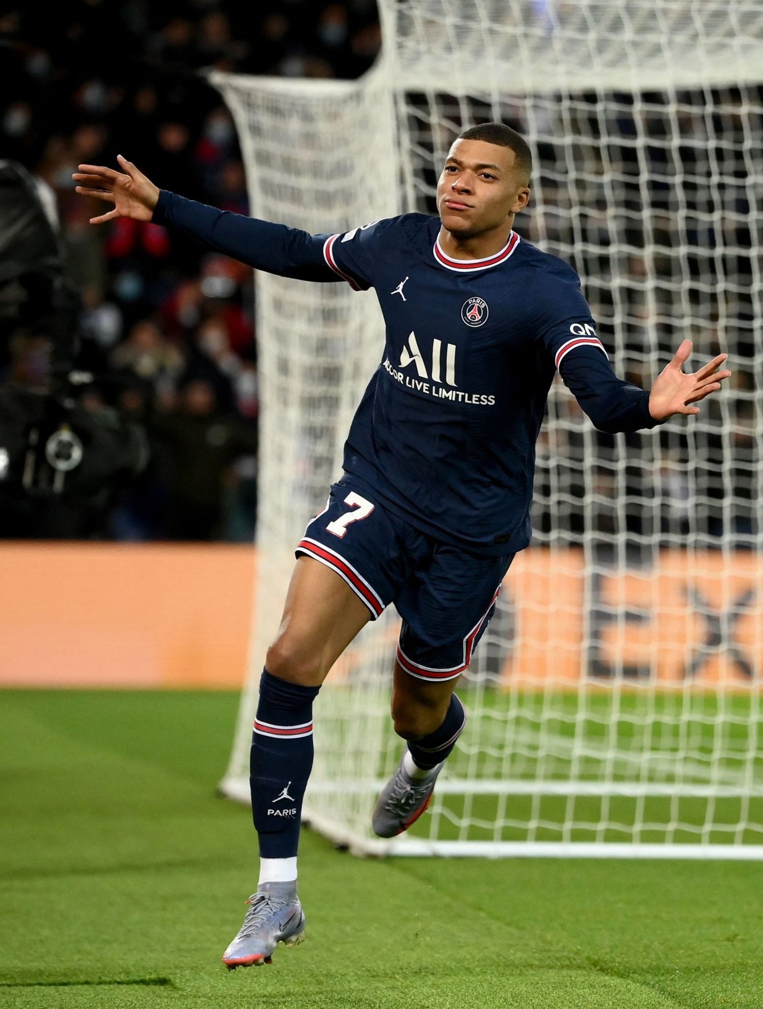 科贝尔：红牌责任在我，1-1的结果已经挺走运（科贝尔自责红牌：1-1已算走运）