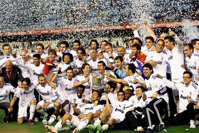 被换下后遭球迷狂嘘，维尼修斯赛后社媒换掉皇马头像（被嘘换下，维尼修斯赛后在社媒移除皇马头像）