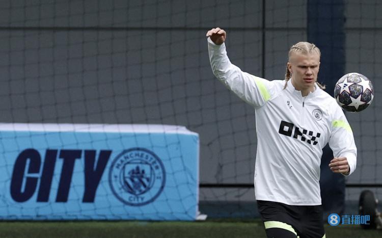 罗马诺：萨拉赫缺席欧冠为斯洛特和管理层共同决定（罗马诺：萨拉赫无缘欧冠，斯洛特与俱乐部高层共同拍板）