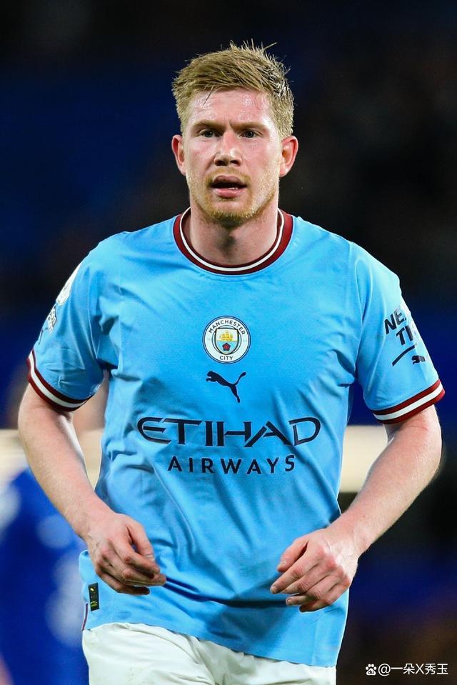 根据目前的情况拜仁明年夏天无意与格雷茨卡续约（从现状看，拜仁明夏不打算与格雷茨卡续约）