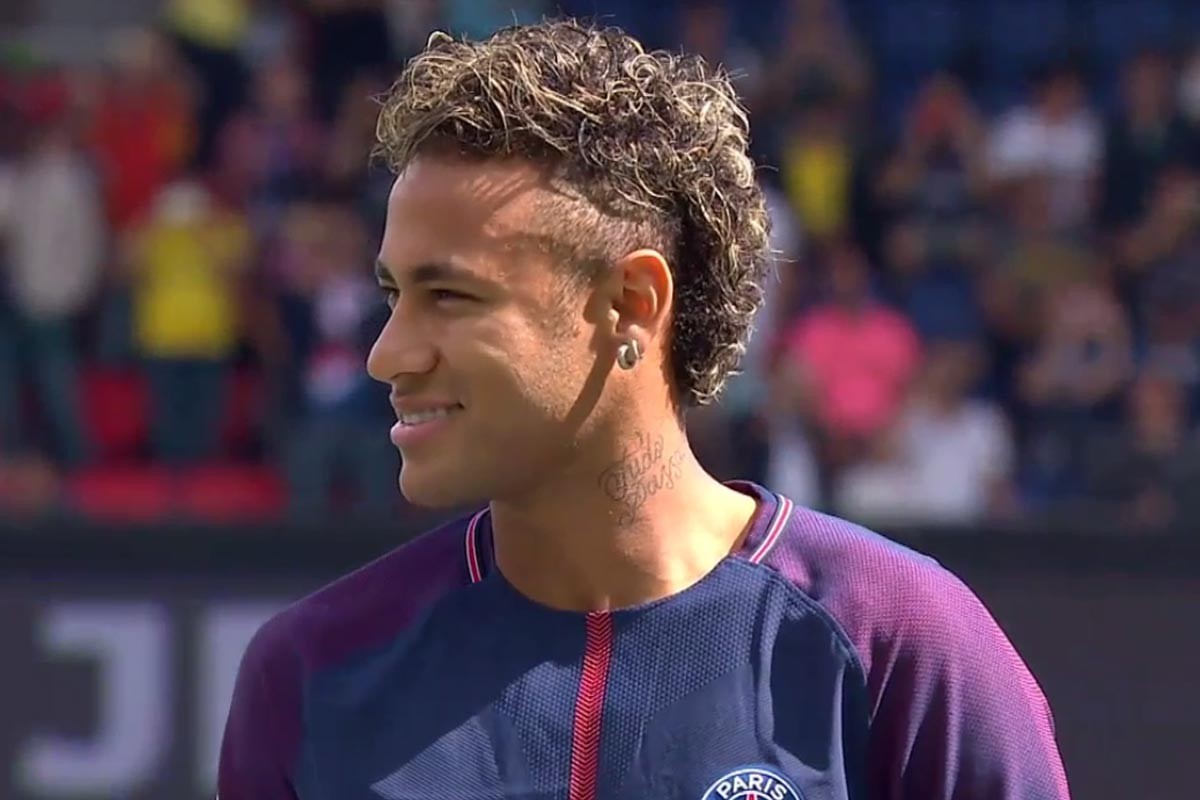 连输埃因霍温、本菲卡，那不勒斯队史首次遭遇欧冠客场连败（先后不敌埃因霍温与本菲卡 那不勒斯欧冠客场队史首次连败）