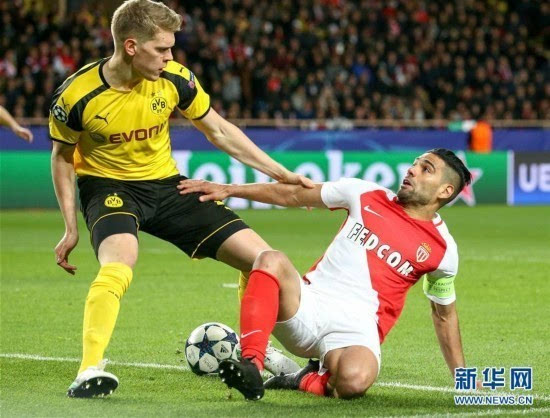 迪格雷戈里奥：库普踢左中卫？强大的球员能在任何位置上踢球（迪格雷戈里奥谈库普踢左中卫：强者能适应任何位置）